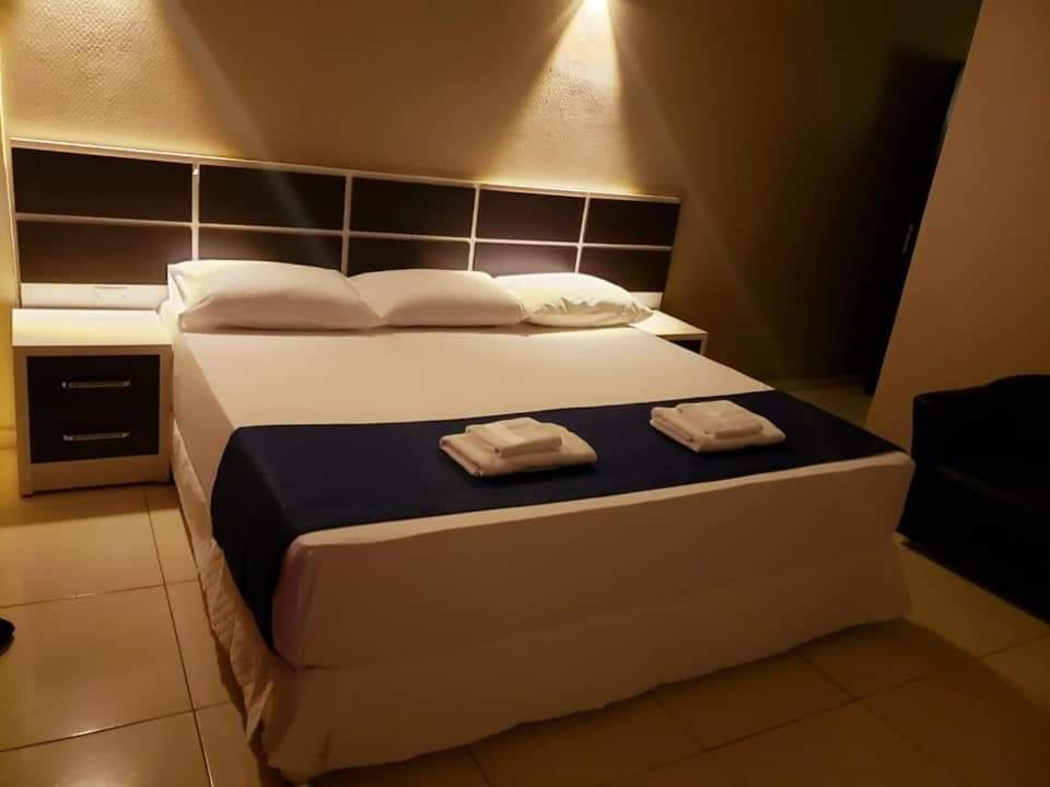 Hotel Llamosas سيوداد ديل إستي المظهر الخارجي الصورة